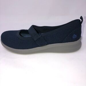 𝅺new Clarks Navy Sillian 2.0 Ease Flats size 7.5